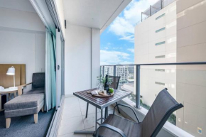 Experience the Best of Darwin from this King Suite Darwin